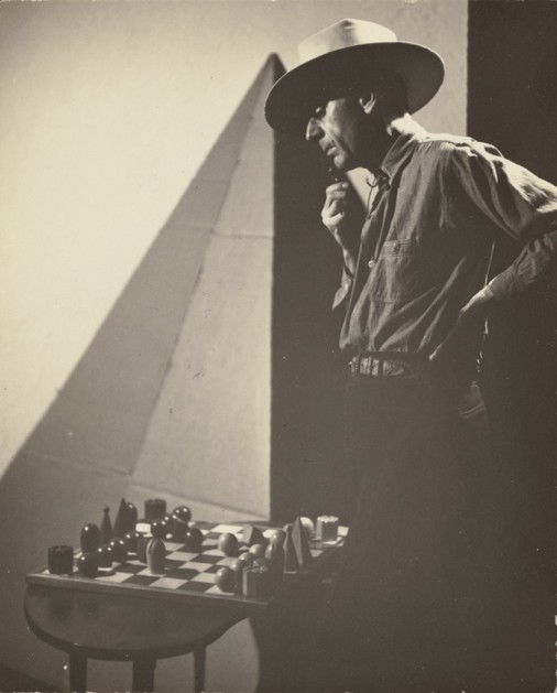 manrayselfportraitchessweb