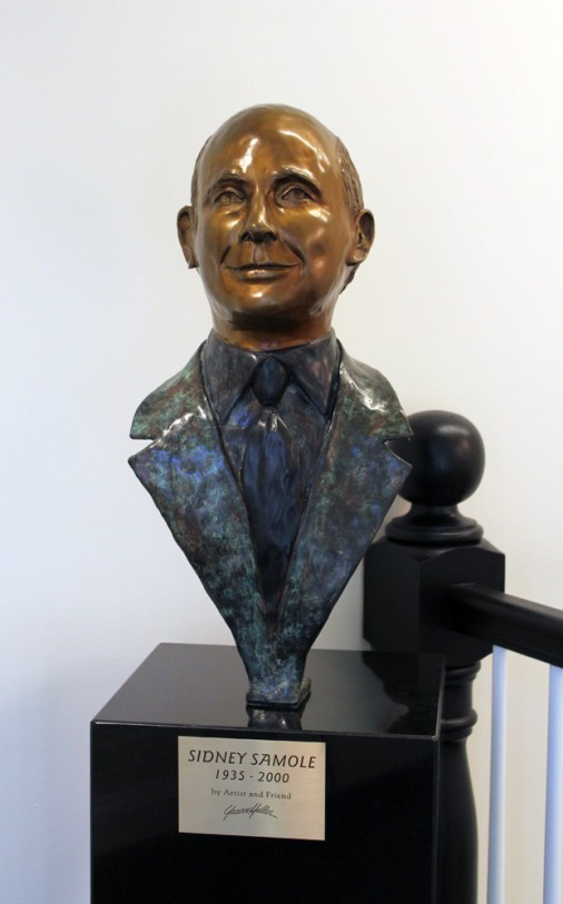 sidney-samole-bust